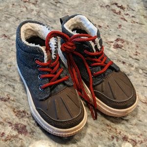 OshKosh Toddler Boots size 7